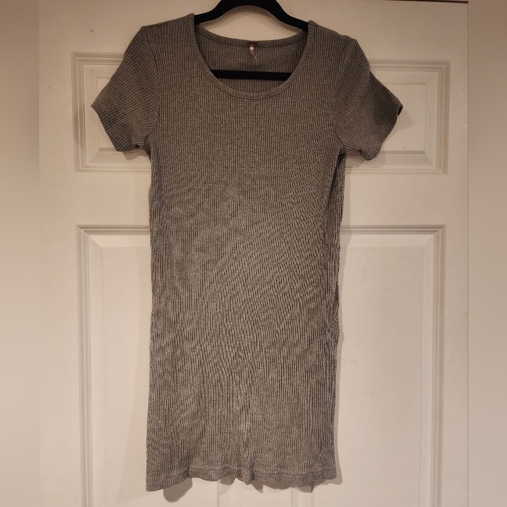 Poof Stretchy gray ribbed knit dress L